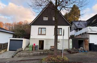 Haus kaufen in 51688 Wipperfürth, Zweifamilienhaus mit Garten, Pool und flexiblen Nutzungsmöglichkeiten in zentraler Lage von Wipperfü