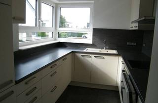 Doppelhaushälfte kaufen in 74357 Bönnigheim, Doppelhaushälfte in sehr guter Wohnlage - sofort frei - Carport & Stellplatz