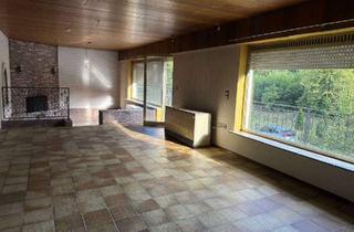 Einfamilienhaus kaufen in 67745 Grumbach, Sanierungsbedürftiges Einfamilienhaus mit Garage und Garten