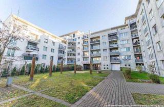 Wohnung kaufen in Klixstraße 31, 13403 Berlin, Vermietete 2-Zimmer-Dachgeschosswohnung mit Terrasse als Kapitalanlage