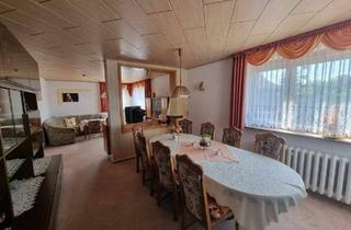 Haus kaufen in 98597 Fambach, Junggebliebenes Wohnparadies für Familien + 3 Garage im Hinterhaus und Garten