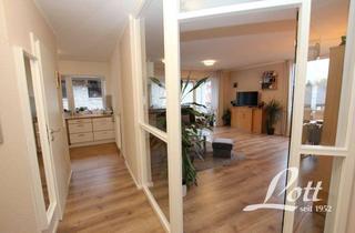 Wohnung kaufen in 26689 Apen, ++ Sehr gepflegte Eigentumswohnung mit PKW-Stellplatz u. Kellerraum in Kernlage von Augustfehn ++