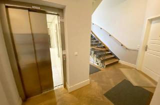 Wohnung kaufen in 65185 Wiesbaden, Altbau- Dachgeschosswohnung mit Aufzug