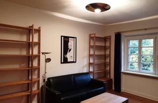 Wohnung kaufen in Laehr'scher Jagdweg 21, 14167 Zehlendorf, Gepflegte 2,5-Zimmer Wohnung mit Loggia und Blick auf den Park in Berlin-Zehlendorf