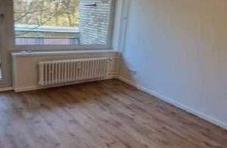 Wohnung mieten in Vierländer Damm 82A, 20539 Rothenburgsort, frisch sanierte 2 Zimmer Wohnung mit Einbauküche und Balkon
