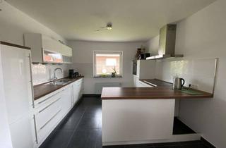 Wohnung mieten in Bahnhofstraße, 31708 Ahnsen, Vollständig renovierte 3-Zimmer-Wohnung mit Balkon und EBK in Ahnsen.