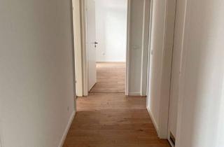 Wohnung mieten in Heckenrosenweg, 86156 Bärenkeller, Erstbezug nach Renovierung. Attraktive 4-Zimmer-Wohnung mit Balkon in Augsburg