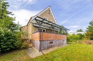 Haus kaufen in 13587 Spandau, Sanierungsbedürftiges Ein-/Zweifamilienhaus in Spandau - Keller, zwei Küchen, Balkon, Kaminzug usw.