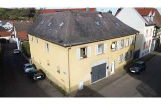 Haus kaufen in 79353 Bahlingen, Bahlingen - Zweifamilienhaus mit Ausbaureserve und attraktiven Mieteinnahmen