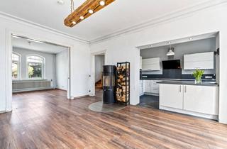 Villa kaufen in 27474 Cuxhaven, Familienfreundliche Altbauvilla an der Nordsee mit Sauna, Kamin und großzügigem Wohnbereich