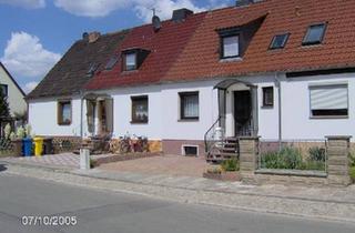 Haus kaufen in 99625 Kölleda, Kölleda - Schönes Reihenmittelhaus mit Einfahrt in Kölleda