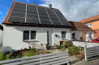 Haus kaufen in 92421 Schwandorf, Schwandorf - Haus mit Anbau und PV Anlage
