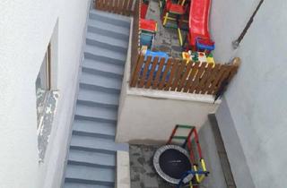 Haus kaufen in 91217 Hersbruck, Hersbruck - Freistehendes Fachwerkhaus im Hinterhof - Kapitalanlage 7%