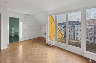 Wohnung kaufen in 09112 Kaßberg, Wohnen über den Kaßberg-Dächern: Denkmalgeschütztes Dachgeschoss mit Terrasse und Parkplatz