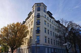 Wohnung kaufen in Baruther Str. 11, 10961 Kreuzberg, Renovierte und leerstehende 4-Zimmer-Wohnung mit Einbauküche