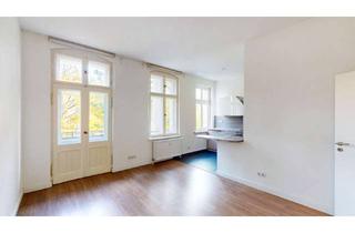 Wohnung kaufen in Buddestraße, 13507 Tegel, Wohnen in direkter Nähe zum Tegeler See: Bezugsfreie Altbauwohnung mit Balkon