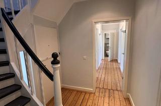 Wohnung mieten in Rechtstr., 45355 Borbeck-Mitte, Stilvolle 4-Zi.- Altbauwohnung mit Dachterrasse & historischem Flair sowie modernem Komfort!