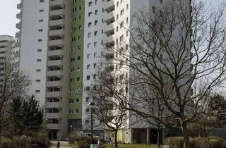 Wohnung mieten in Senftenberger Ring 80, 13435 Wittenau, Zweiraumwohnung im Märkischen Viertel