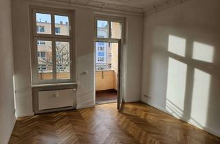 Wohnung mieten in Rennbahnstraße 26, 13086 Weißensee, Wunderschöne Altbauwohnung mit Balkon und Einbauküche im 3. OG in Berlin-Weißensee