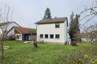 Einfamilienhaus kaufen in 96271 Grub, Gelegenheit! Kleines Einfamilienhaus mit schönem Garten und 2 Garagen, Nähe Coburg!