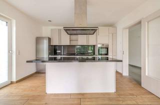 Einfamilienhaus kaufen in Rue Henri Guillaumet 21, 13405 Reinickendorf, Einziehen, Wohlfühlen & Glücklich sein. Einfamilienhaus mit 7 Zimmern und einem großen Garten. Frei