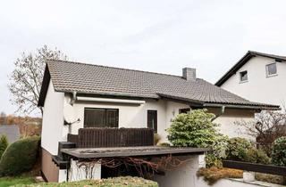 Haus kaufen in 51588 Nümbrecht, Kleines Wohlfühl-Zuhause mit Wellnessbereich und sonnigem Grundstück