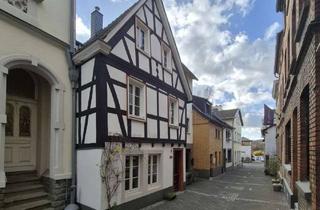 Haus kaufen in 53639 Königswinter, HISTORISCHES FACHWERK MIT ANBAU UND INNENHOF IM HERZEN VON KÖNIGSWINTER