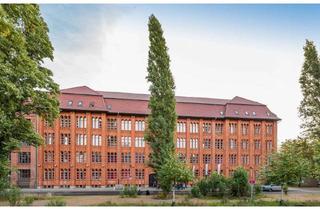 Immobilie mieten in Warschauer Platz, 10245 Friedrichshain, Fitness-/Sport-/Wellness-Fläche mit Pool am Warschauer Platz