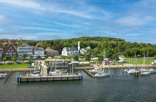 Wohnung kaufen in 23570 Travemünde, Wohnen in erster Reihe an der Trave - Hochwertige 3-Zimmerwohnung mit Panoramablick