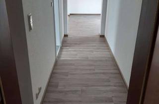 Wohnung mieten in Feldstr. 18, 16761 Hennigsdorf, Geräumige, modernisierte Einraum-DG-Wohnung zur Miete in Hennigsdorf