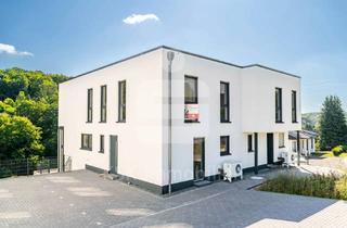 Doppelhaushälfte kaufen in 51570 Windeck, Erstbezug - Doppelhaushälfte mit Blick ins Grüne und Raum für Ihre Ideen!