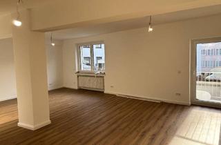 Büro zu mieten in 40213 Düsseldorf, Düsseldorf-Altstadt: Provisionsfrei für den Mieter! Frisch sanierte Bürofläche in Seitenstraße!