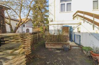 Wohnung kaufen in 34123 Kassel, Sanierungsbedürftige 4-Zi.-Erdgeschosswohnung mit Terrasse