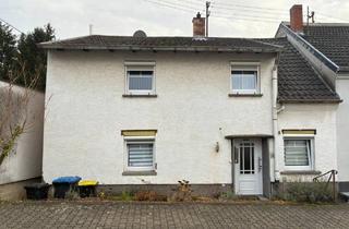 Doppelhaushälfte kaufen in 66292 Riegelsberg, Teilsanierte Doppelhaushälfte in Riegelsberg