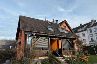 Einfamilienhaus kaufen in 42655 Solingen, Solingen - Freihstehendes Einfamilienhaus mit ca 90qm Halle, Garten, Hof