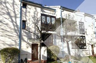 Wohnung kaufen in 72793 Pfullingen, Wohnen mit Blick auf den Klostersee– charmantes Dachgeschossrefugium in Pfullingen!