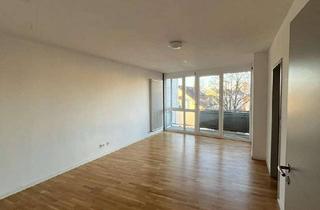 Wohnung kaufen in Münchener Straße 113, 85051 Ingolstadt, 3 Wohnungen nähe Hauptbahnhof im 2.OG mit Kellerräumen und TG Stellplätzen