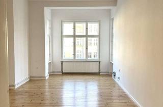 Wohnung kaufen in Sophie-Charlotten-Straße 46, 14059 Charlottenburg, Bezugsfreie, großzügige 2-Zi.-Altbauperle mit großer Wohnküche – Fußläufig vom Lietzensee entfernt!