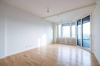 Wohnung kaufen in Mariane-Von-Rantzau-Straße, 10243 Friedrichshain, Schmuckes Wohnnest auf der 10. Etage mit Loggia und Weitblick