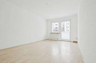 Wohnung mieten in 01844 Neustadt, +++Schöne 3-R-W in Neustadt (Sa) bietet sonnige Zimmer, Loggia & Waldnähe – Ihr Ort zum Ankommen!+++