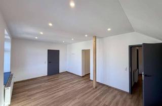 Wohnung mieten in Schäferstraße, 08396 Waldenburg, Attraktiv & praktisch: 2-R-Whg im DG mit Wärmepumpe und separatem Hauswirtschaftsraum