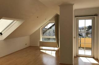 Wohnung mieten in 65779 Kelkheim, Helle 3-Zimmer Dachgeschosswohnung in Kelkheim (Taunus)