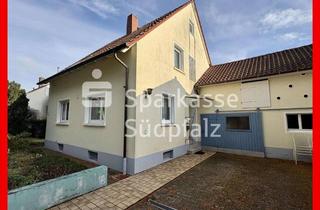 Einfamilienhaus kaufen in 76751 Jockgrim, Charmantes Einfamilienhaus mit Naturblick auf großem Grundstück