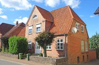 Haus kaufen in 25712 Burg, Wohnen und Arbeiten: Stilvolles Bürgerhaus auf großem Grundstück in Burg/Dithmarschen, Nähe NO-Kanal