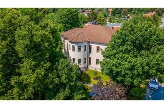 Villa kaufen in 16547 Birkenwerder, Exklusive Villa mit parkähnlichem Garten. Auch für zwei Familien !