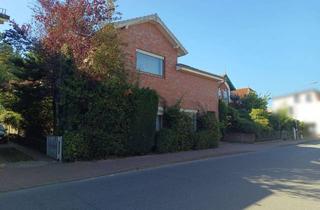 Einfamilienhaus kaufen in 25355 Barmstedt, Großes Einfamilienhaus in zentraler Lage mit viel Potenzial – 7-Zimmer-Haus aus 1908