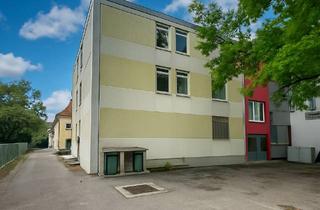 Mehrfamilienhaus kaufen in 85586 Poing, Entkerntes Mehrfamilienhaus mit zusätzlicher Baugenehmigung in Poing