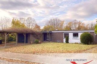 Haus kaufen in 23701 Eutin, Eutin-Fissau - Großzügiger Bungalow mit Einliegerwohnung
