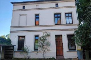 Haus kaufen in 18273 Güstrow, Stadthaus am Domplatz in Güstrow