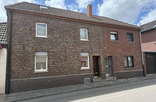 Haus kaufen in Schmiedstraße 22-24, 52499 Baesweiler, 7-Zimmer Reihenmittelhaus in Baesweiler-Setterich mit 191 m² Wohnfläche